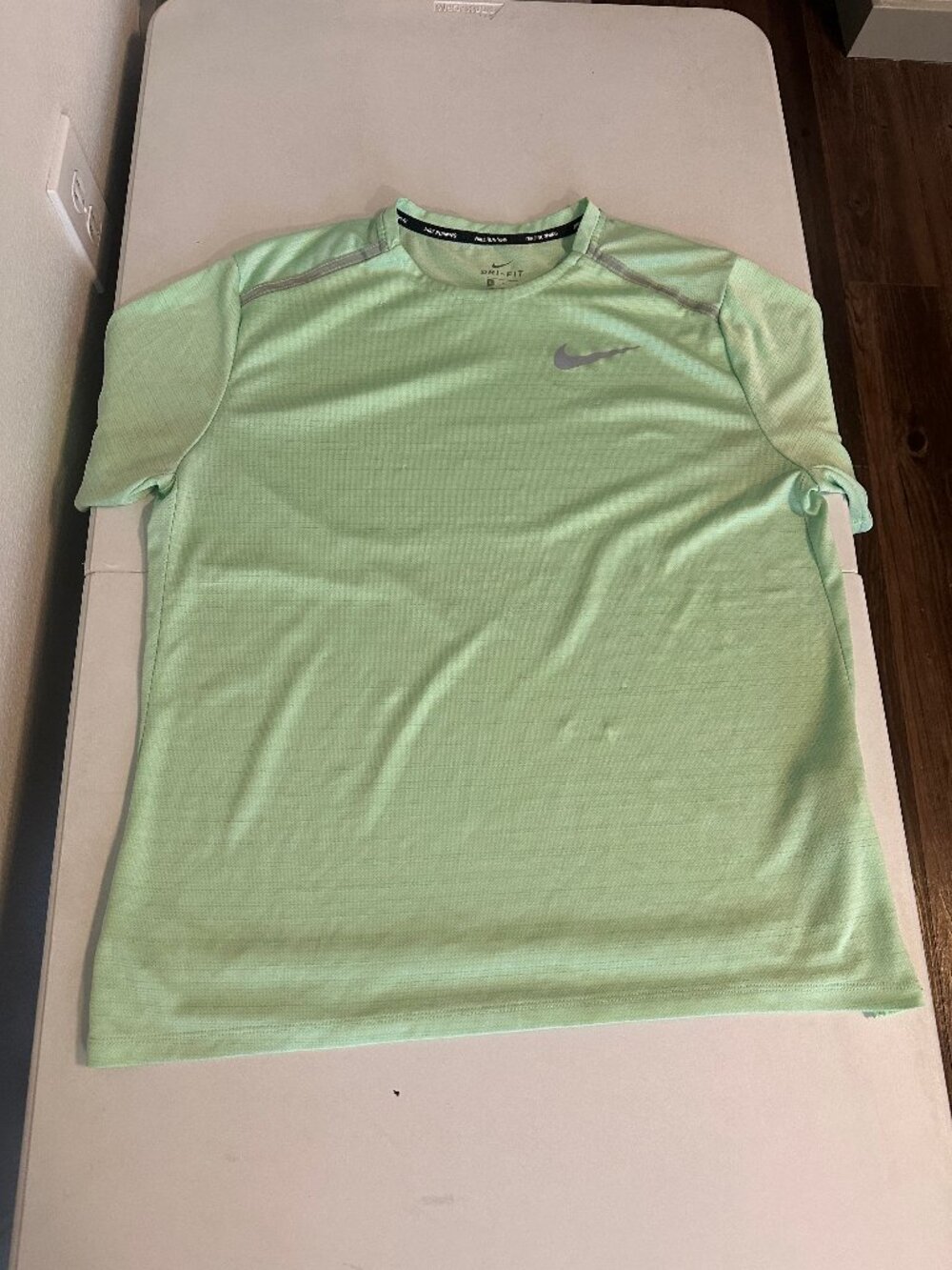 Nike Dri-FIT Running Shirt Men's Large Green Short Sleeve Athletic Performance T
